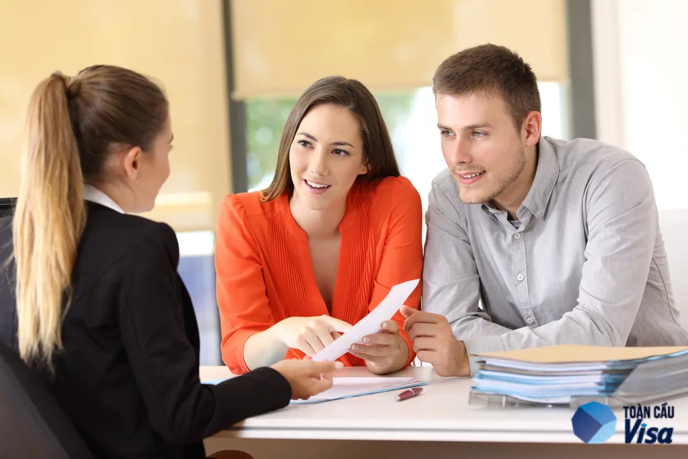 Trên các ấn phẩm cũng sẽ có thông tin tuyển dụng