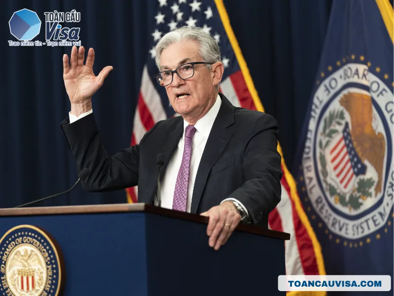 Chủ tịch hiện tại của Fed là Jerome Powell với nhiệm kỳ đến 2026